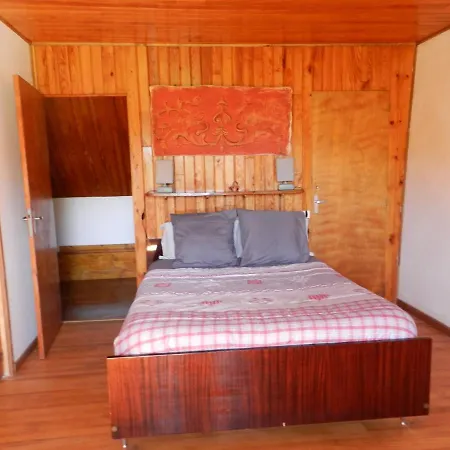 La Taniere Des Ours Bed & Breakfast Campan